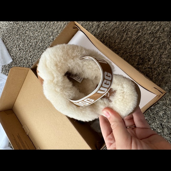 Kids UGG Funkette - Picture 2 of 6